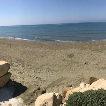 Apartament Front Periyiali Gardens Periwolia