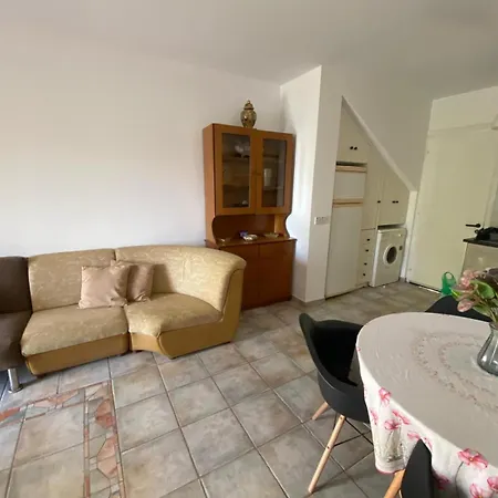 Front Periyiali Gardens Apartment *