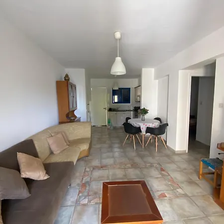 Apartament Front Periyiali Gardens Periwolia