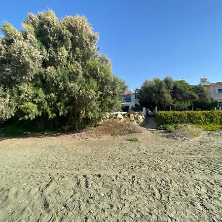 Apartament Front Periyiali Gardens