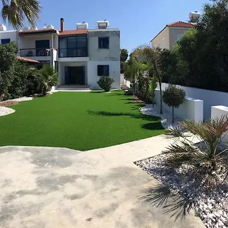아파트 Front Periyiali Gardens 페리볼리아