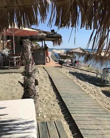 Front Periyiali Gardens * Περβόλια