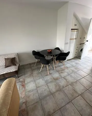 Front Periyiali Gardens Διαμέρισμα Περβόλια